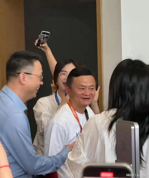 马云回应回归阿里