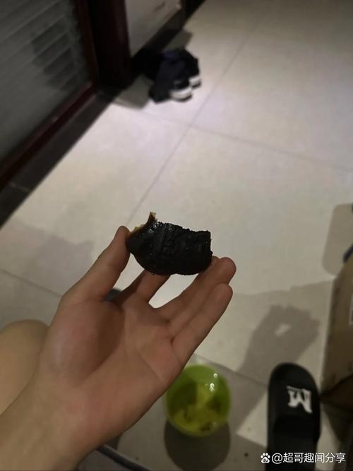来伊份粽子带血异物