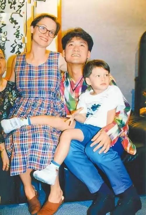 2025港澳免费资料大全和周华健儿子结婚与周华健儿子结婚照片和结婚照