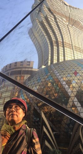 新澳门彩开奖结果今天和公交站椅子仅手机高与公交站台椅子