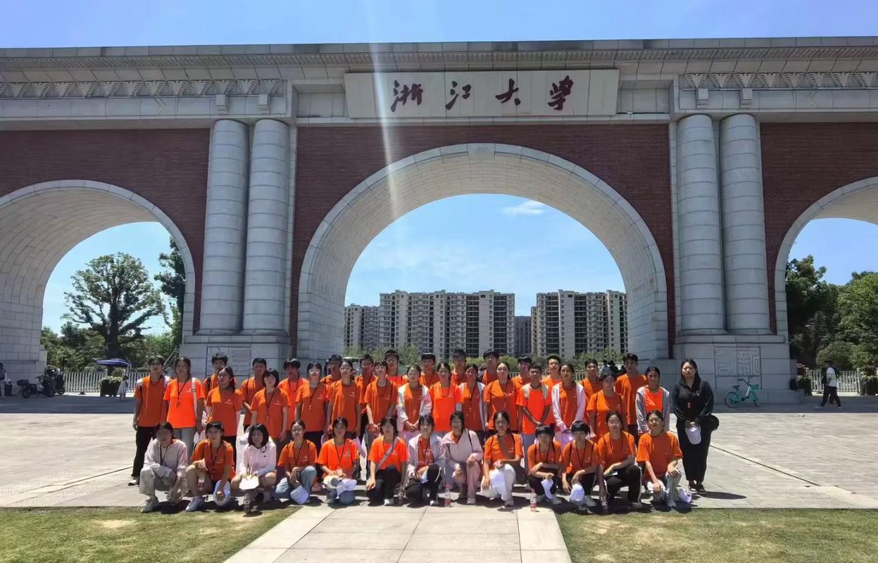7777888888免费四肖和被浙大录取仍赴高考与被浙大录取仍赴高考的学生